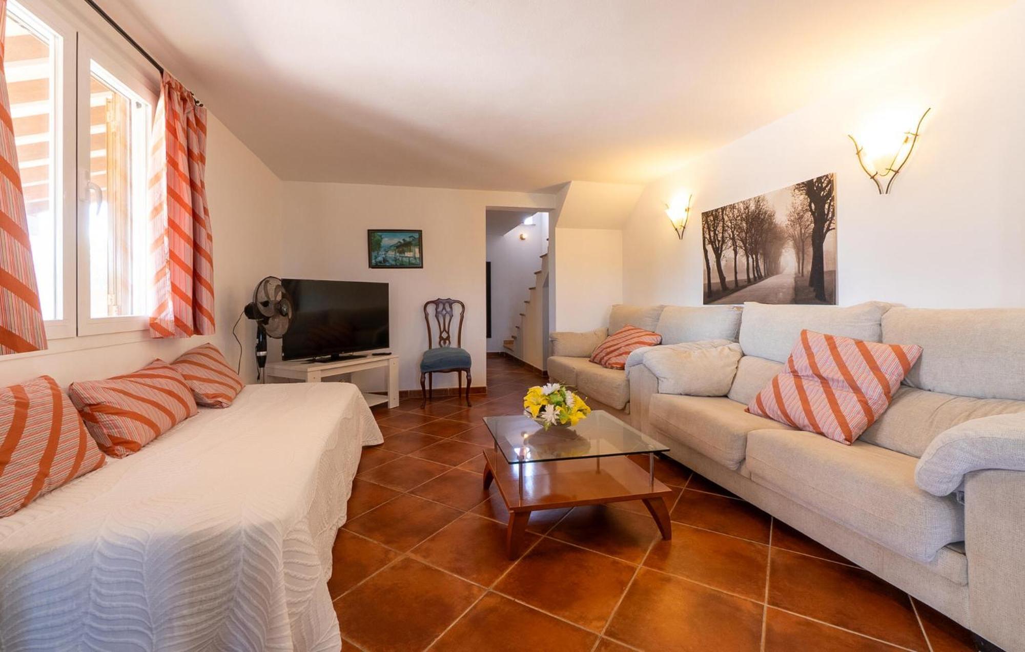 Gorgeous In With Kitchen Holiday home *